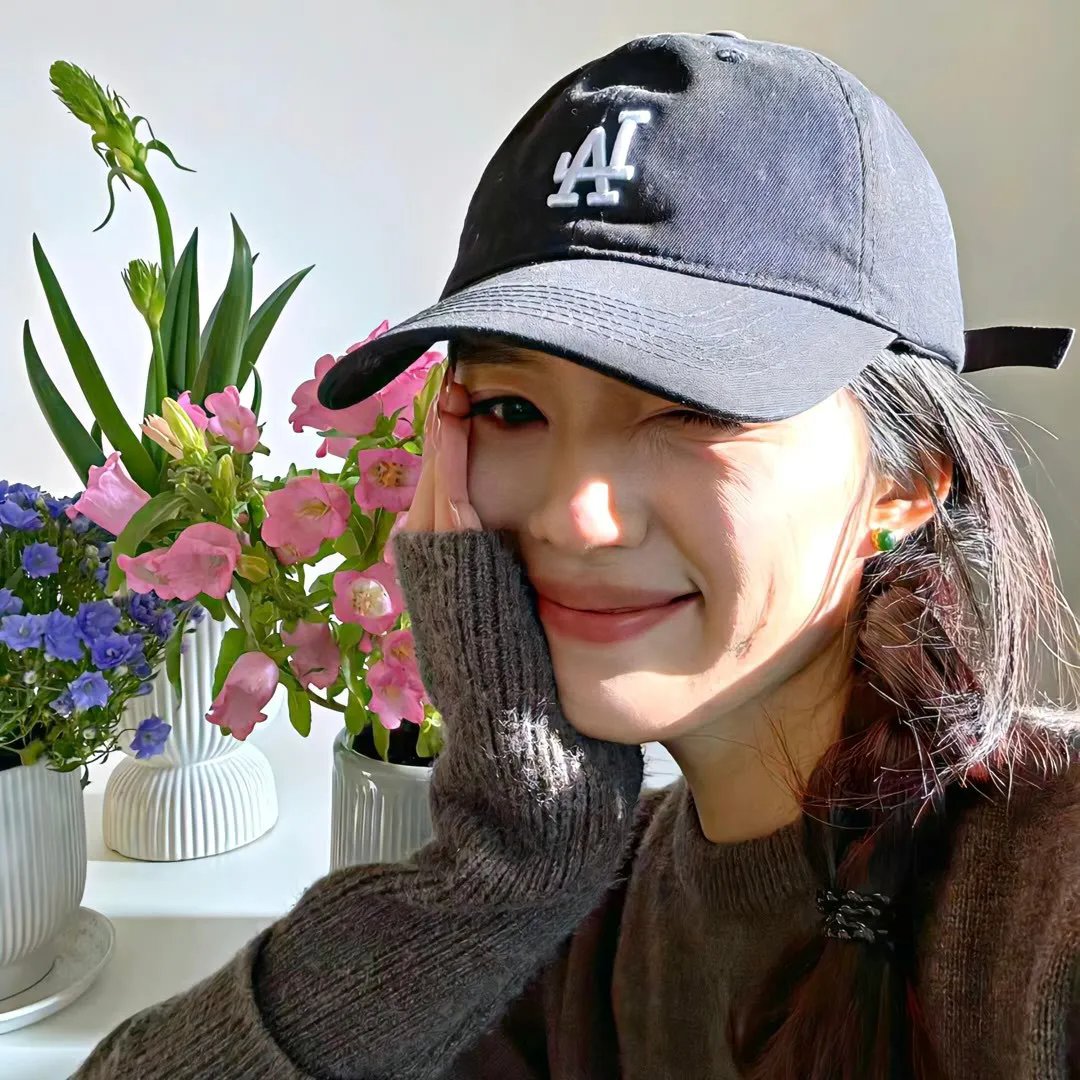 蒙娜丽莎与血月亮